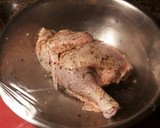 Foto del paso 13 de la receta: Pollo al horno con majado de hígado y patatas rojas asadas
