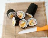 Foto langkah ke 4 dari resep Sushi Rumahan.