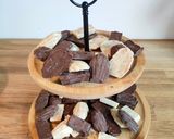 Une image de l'étape 6 de Chocolats feuillantine de Noël.
