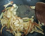 Foto langkah ke 2 dari resep Tumis Brokoli Jamur Wortel.