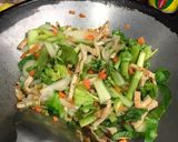 รูปขั้นตอนการทำที่ 3 ของ ข้าวผัดหมูยอใส่ไข่
