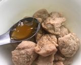 รูปขั้นตอนการทำที่ 2 ของ ก๋วยเตี๋ยวคั่วไก่(เจ)