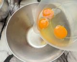 Foto langkah ke 2 dari resep Puding Roti Karamel.