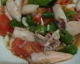 Foto langkah ke 6 dari resep Tumis cumi asin dengan saus tiram.