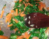 Foto langkah ke 4 dari resep Nasi Goreng Rainbow Sayuran.