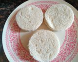 A picture of step 1 of Bread patties stuffed with vegetables and cheese.