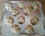 A picture of step 9 of Vickys Easter Hot Cross Scones, GF DF EF SF NF.