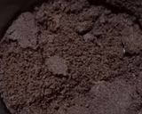 A picture of step 2 of Oreo milkshake.