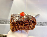 Foto del paso 12 de la receta: Tarta de chocolate muy húmeda con cobertura cremosa