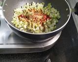 A picture of step 5 of Palak muthiya in lauki curry.