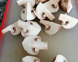 Foto del paso 2 de la receta: Berenjenas y champiñones en salsa de cacahuete