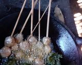 Foto langkah ke 3 dari resep Bakso telur gulung.