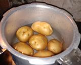 भंडारे वाले आलू (Bhandare wale aloo recipe in hindi) रेसिपी चरण 1 फोटो