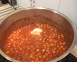 A picture of step 4 of Chickpea and spinach curry.