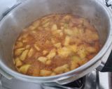 A picture of step 2 of Dudhi bataka nu shak.