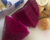 Foto langkah ke 1 dari resep Dragon Fruit Banana Smoothie Bowl.