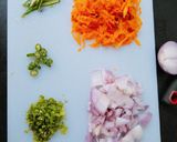 A picture of step 4 of Chicken cheese spring rolls.