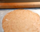 Foto del passaggio 2 della ricetta Piadina al farro con pomodoro rucola e caprino