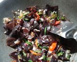 Foto langkah ke 4 dari resep Tumis jamur kuping dengan buncis.