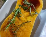 Une image de l'étape 2 de 🌱Butternut Chèvre Miel Thym Ail en chemise.