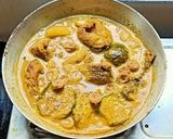 আলু বেগুন বড়ি দিয়ে রুই মাছের ঝোল (aloo begun bori diye rui maacher jhol recipe in Bengali) রেসিপির ধাপ 7 ছবি