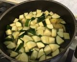 Une image de l'étape 6 de Velouté de courgettes et pommes de terre à la crème.
