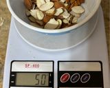 Foto del paso 4 de la receta: Mantecol crunchy con almendras tostadas fileteadas
