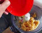 Foto langkah ke 4 dari resep Bola Ayam Goreng.