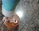 A picture of step 4 of Light chocolate cupcakes.