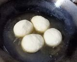 Foto langkah ke 4 dari resep Roti goreng lembut.