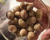A picture of step 1 of بریڈ رولز.