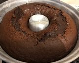 A picture of step 6 of Sponge chocolate cake.