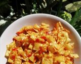 Foto langkah ke 5 dari resep Keripik kulit pangsit pedas manis.