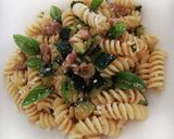 Foto del passaggio 7 della ricetta Fusilli zucchine e salsiccia 🌷