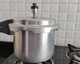 A picture of step 3 of Dal Makhni.