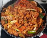 A picture of step 4 of Korean spicy stir-fry pork(Jeyuk bokkeum).