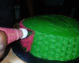 A picture of step 1 of Basket wave cake decoration.