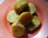 Foto langkah ke 1 dari resep Bola Bola Ubi Isi Coklat.