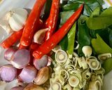 รูปขั้นตอนการทำที่ 1 ของ แกงไก่ใส่วุ้นเส้น by ChefTukkata