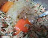 Foto del paso 5 de la receta: 🥞Tortitas vegetales  horneadas🥒🥕🧅🧄