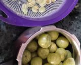 A picture of step 1 of Amla candy.