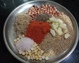 तिळाची चटणी (Tilachi chtuney recipe in marathi) रेसिपी स्टेप 2 फोटो 