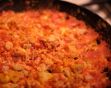 Foto del paso 6 de la receta: Huevo guisado con salsa roja