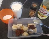 A picture of step 1 of Natural sugers banana milkshake.