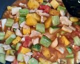 รูปขั้นตอนการทำที่ 3 ของ ผัดเปรี้ยวหวานไก่ 🍍🍅