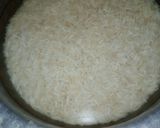 A picture of step 1 of Chilli Chutney Chicken Rice.