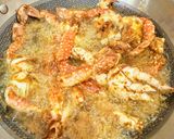 Gambar langkah 3 resipi 👩‍🍳Ketam Salted Egg.