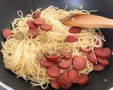 Foto langkah ke 5 dari resep Easy Cooking: Spaghetti Aglio e Olio.