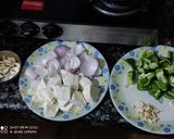 A picture of step 1 of PANEER CAPCICUM CURRY (Gravy).