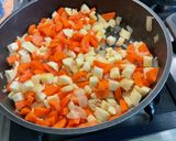 Une image de l'étape 11 de Panais, carottes et navets au curry et bouillon de poularde.